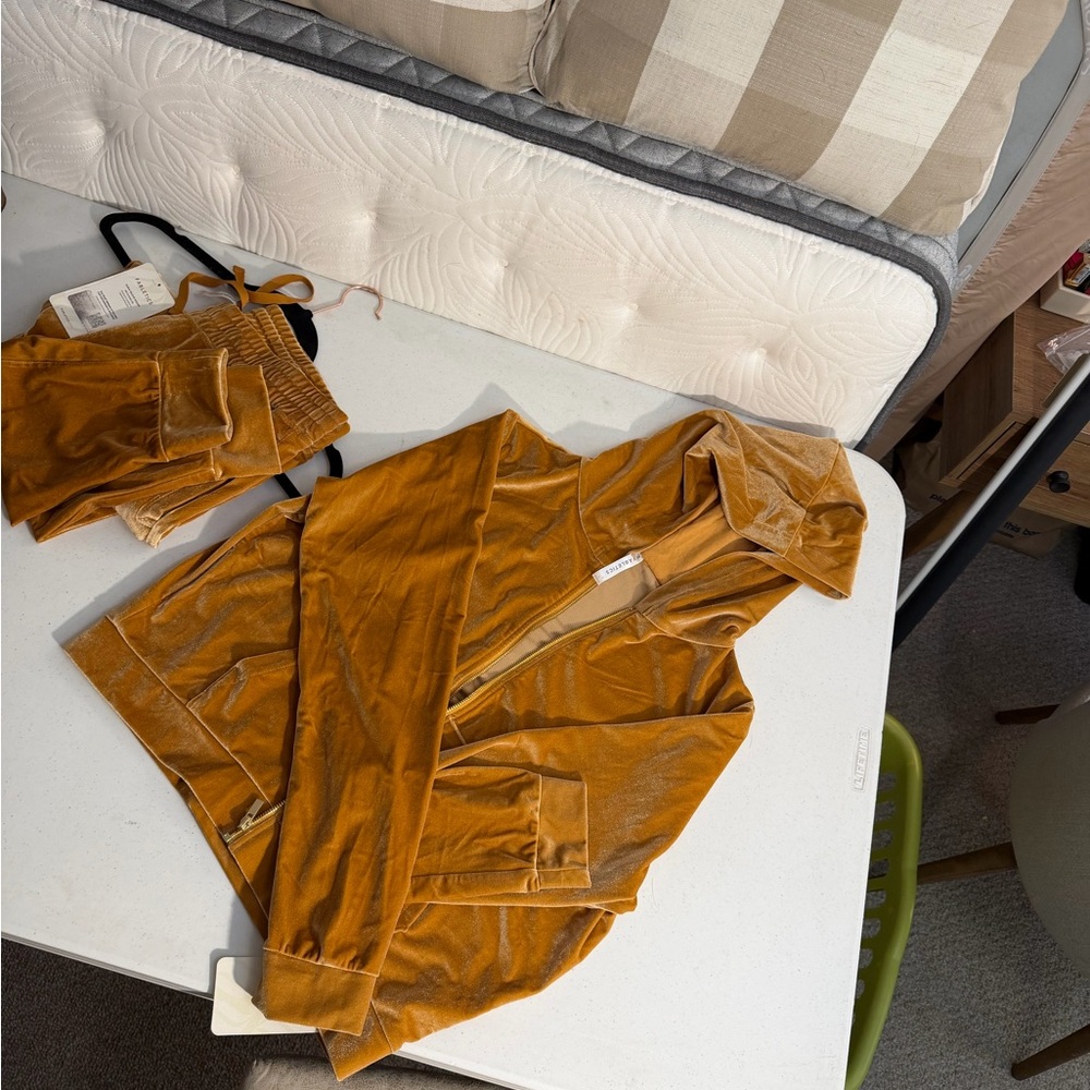 Fabletics velvet two piece set